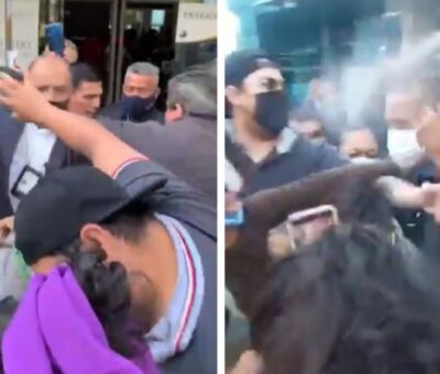 Personal de la Fiscalía de Puebla roció gas lacrimógeno contra activistas y familiares de victima de feminicidio. Foto: Video @ladobemx
