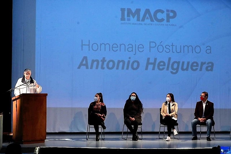 El Ayuntamiento de Puebla celebró en el Teatro de la Ciudad el homenaje póstumo al caricaturista, Antonio Helguera. (Especial)