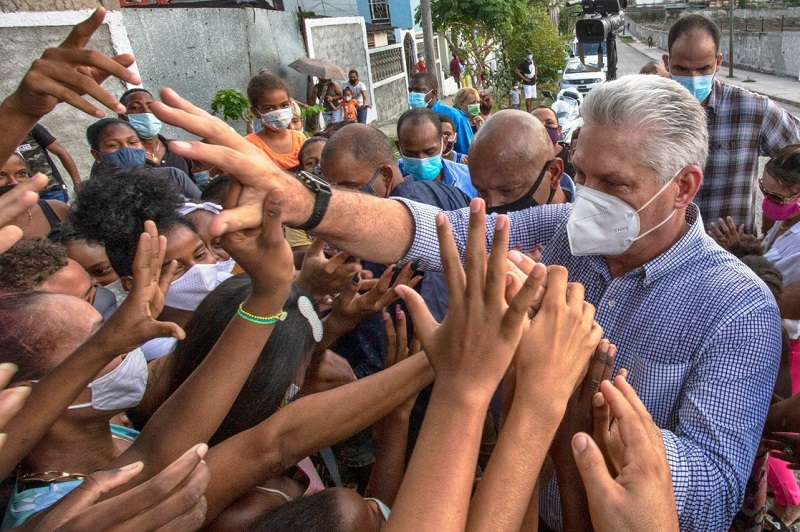 El presidente Miguel Díaz-Canel aseguró que Cuba es una nación abierta al diálogo, que busca ampliar los espacios de debate y la participación ciudadana. Foto AFP