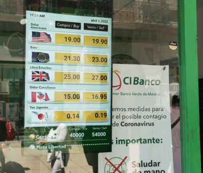 El peso mexicano inició la semana con ganancias frente al dólar. Foto Pablo Ramos / Archivo