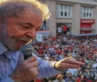 Lula acusó al Gobierno de Bolsonaro de privatizar o sabotear las principales empresas nacionales y quitar al país su capacidad de utilizarlas en beneficio social. | Foto: Prensa Latina