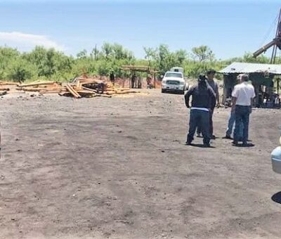 Autoridades federales y estatales realizan trabajos de rescate de mineros en Sabinas. (Especial)