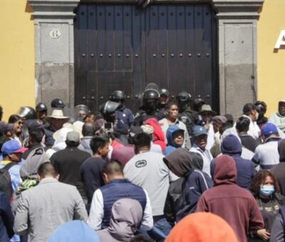 Varios cientos de productores agrícolas tomaron las calles de Puebla en repudio a una nueva disposición recaudatoria tomada por la nueva administración barbosista. (Especial).