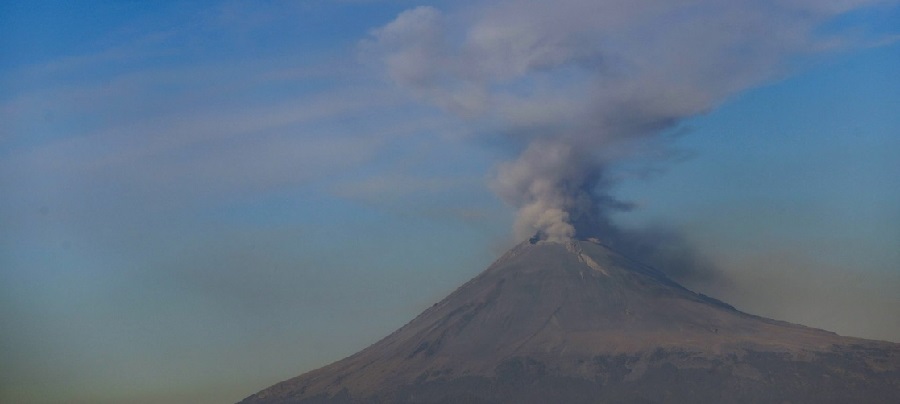 El Volcán Popocatépetl registró una explosión y fumarola de 3 mil metros. (Cuartoscuro)