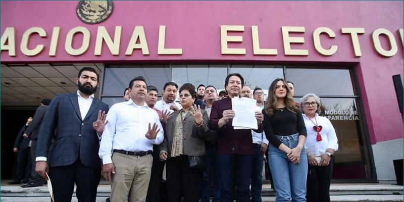El dirigente nacional de Morena, Mario Delgado, presentó una queja ante el INE para solicitar un procedimiento sancionador de pérdida de registro contra el PAN. (El Universal)