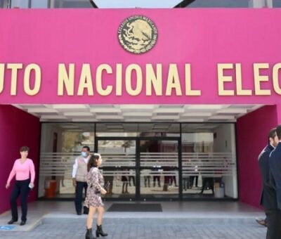 Fachada principal de la sede del Instituto Nacional Electoral, en la Ciudad de México, el 2 de marzo de 2023. Foto Roberto García Ortiz