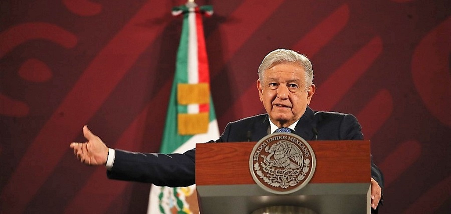El presidente Andrés Manuel López Obrador, durante la conferencia de prensa matutina del 24 de marzo. Foto Yazmín Ortega