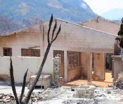 Así quedaron algunas viviendas afectadas por el incendio forestal de Zacatlán | Twitter Sergio Salomón