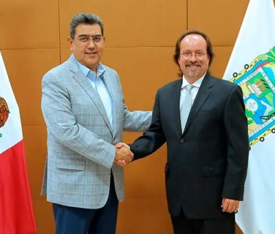 El gobernador sustituto, Sergio Salomón Céspedes Peregrina, nombró hoy a Enrique Glockner, como nuevo titular de Secretaría de Cultura en Puebla, en sustitución del fallido Sergio Vergara. (Facebook)
