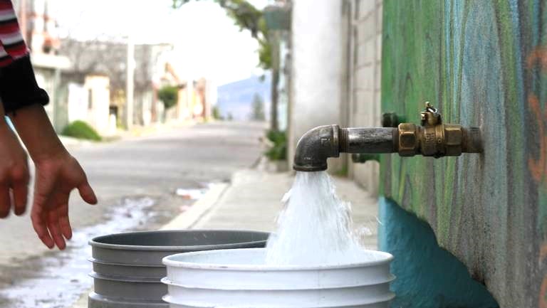 Servicio de agua potable en Puebla. Foto: Norma Marcial | El Sol de Puebla