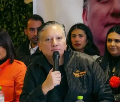 Aspirante de MC a gubernatura de Puebla inicia precampaña dando $500 a reporteros. (Especial)