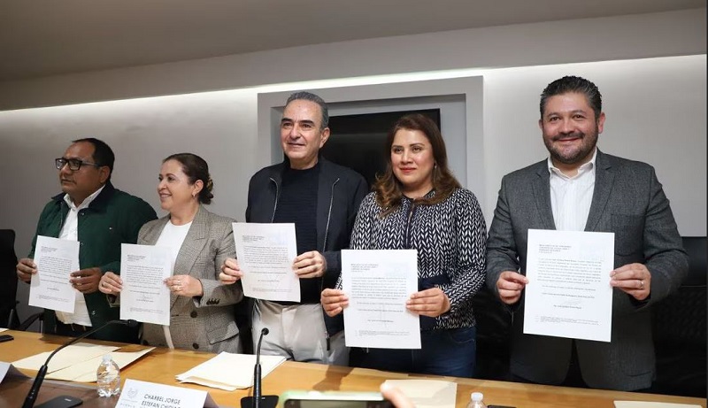 Cinco diputados dejan este lunes con sólo un legislador a la bancada del PRI en el Congreso de Puebla | ES IMAGEN