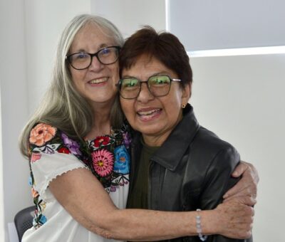 Julieta Fierro y la rectora Lilia Cedillo Ramírez. (BUAP)