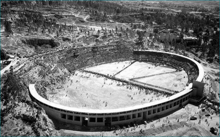 Estadio Olímpico “Ignacio Zaragoza” en construcción, principios de los años 50 | Foto: @MXESTADIOS