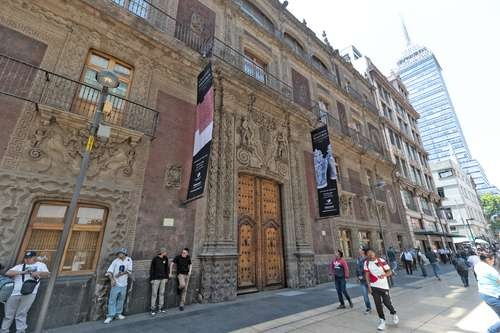El Palacio de Iturbide es parte del patrimonio de Citibanamex y está localizado en la calle Madero. Foto Pablo Ramos