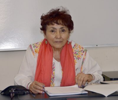 Enseñar es una labor que me sigue dando muchas satisfacciones: Lilia Alarcón y Pérez, más de 50 años como docente en la Universidad. (Especial)
