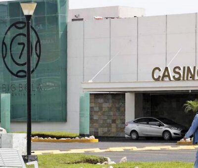 La Comisión Nacional Bancaria y de Valores (CNBV) ordenó bloquear 55 cuentas bancarias de esa cadena de casinos. (Archivo)