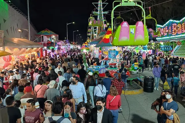 Sin pena ni gloria; La Feria de Puebla, el escaparate que perfiló a la entidad como grupo social regresivo. Foto / Agencia Enfoque