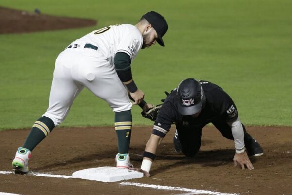 Pericos blanquea a Piratas de Campeche en el inicio de la serie Pericos de Puebla vs Piratas de Campeche | Agencia Enfoque