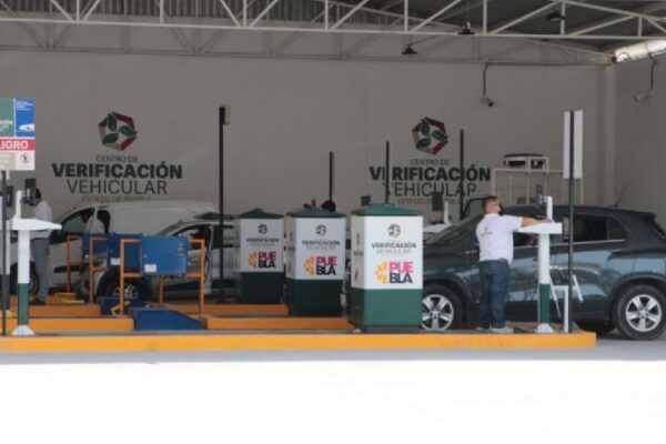 Sin una política ambiental definida, Barbosa impone el “Hoy no circula” en Puebla Un vereficentro en Puebla. (Facebook)